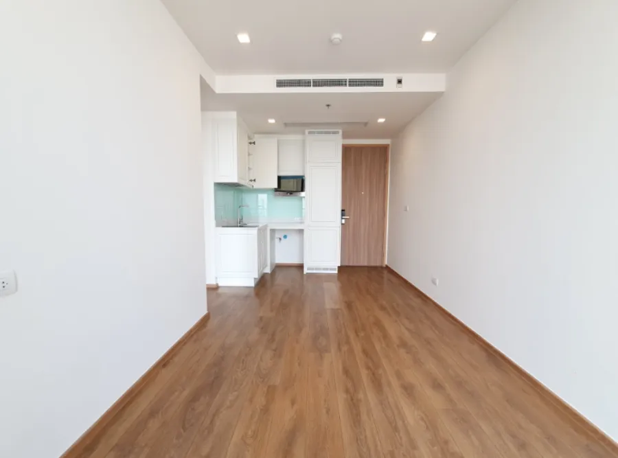 Condo for rent, Noble B Sukhumvit 33, high floor room, good view, comes with full amenities.