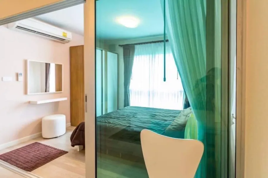 For sale: Plum Condo Laem Chabang, 1 bedroom, 1 bathroom, nice wallpaper, fully furnished, reserve now!