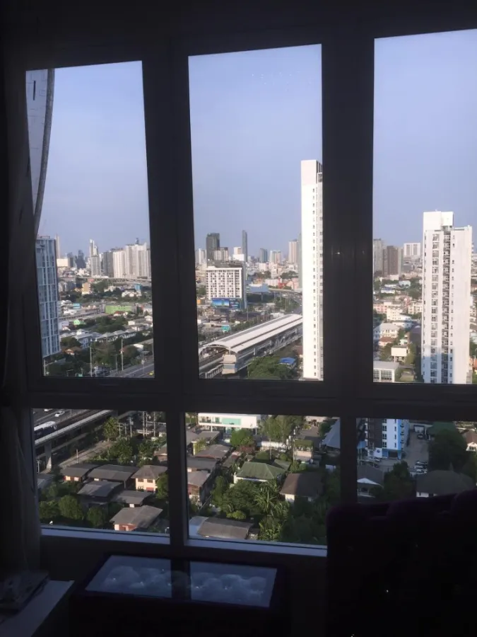 For rent: The Key Sathorn Ratchaphruek, high floor, city view, complete electrical appliances. You can just come in and stay.