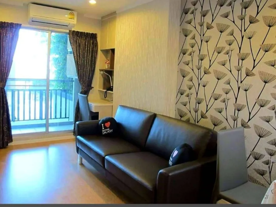 For rent, Lumpini Place Srinakarin-Hua Mak Station, room decorated with beautiful walls, ready to move in, just come and move in.