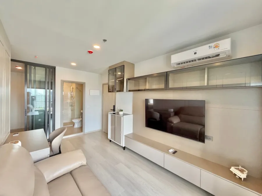 Selling Aspire Onnut Station, 17th floor, unobstructed view, fully furnished. Book now! Don't miss out!