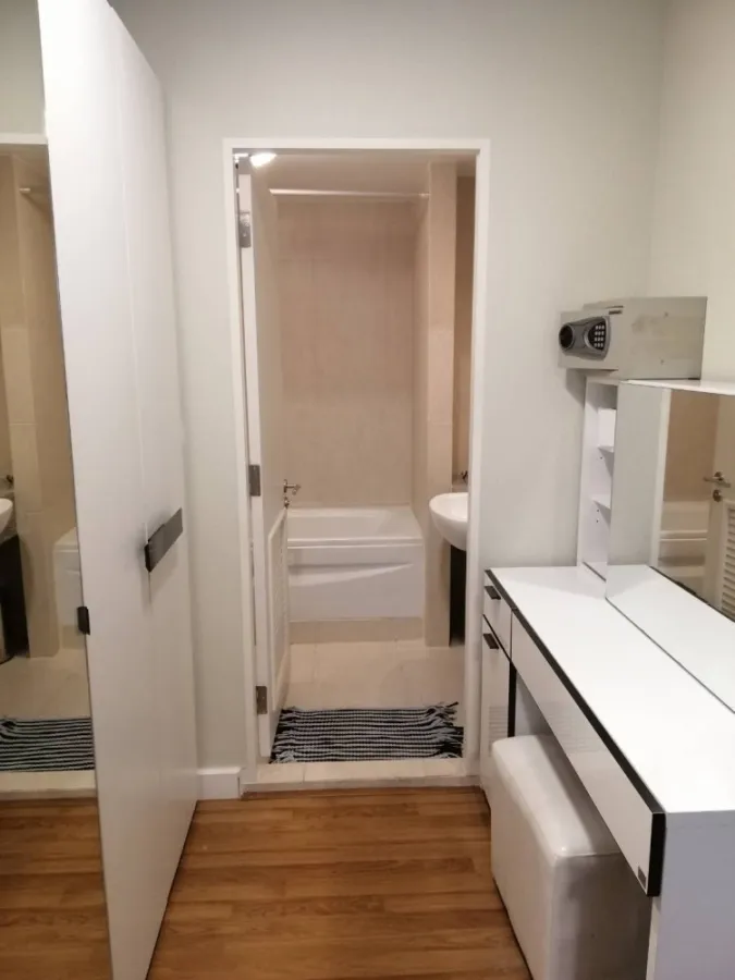 Condo for rent, The Clover Thonglor, fully furnished room, good location, easy to travel, don't miss it.