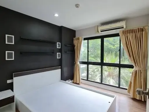 Hallmark Ngamwongwan condo for rent. Nice room, great location, convenient transportation, fully furnished. You can't miss this opportunity!