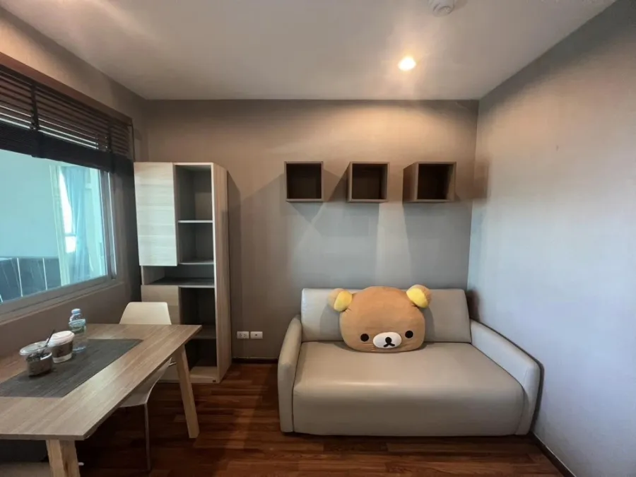 ขาย คอนโด ยู รัชโยธิน ชั้น 8 Private Zone วิวรถไฟฟ้า ห้องเฟอร์ครบ ติดวอลเปเปอร์ทั้งห้อง จองเลย ด่วนๆ