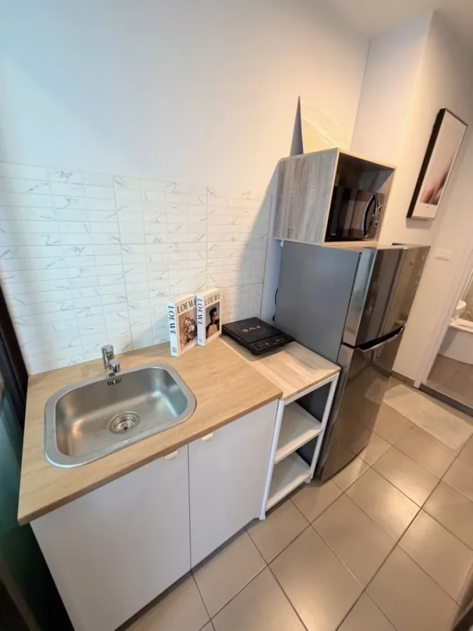 For rent: Regent Home Wutthakat, minimalist style room, fully furnished and equipped with appliances, ready to move in immediately.