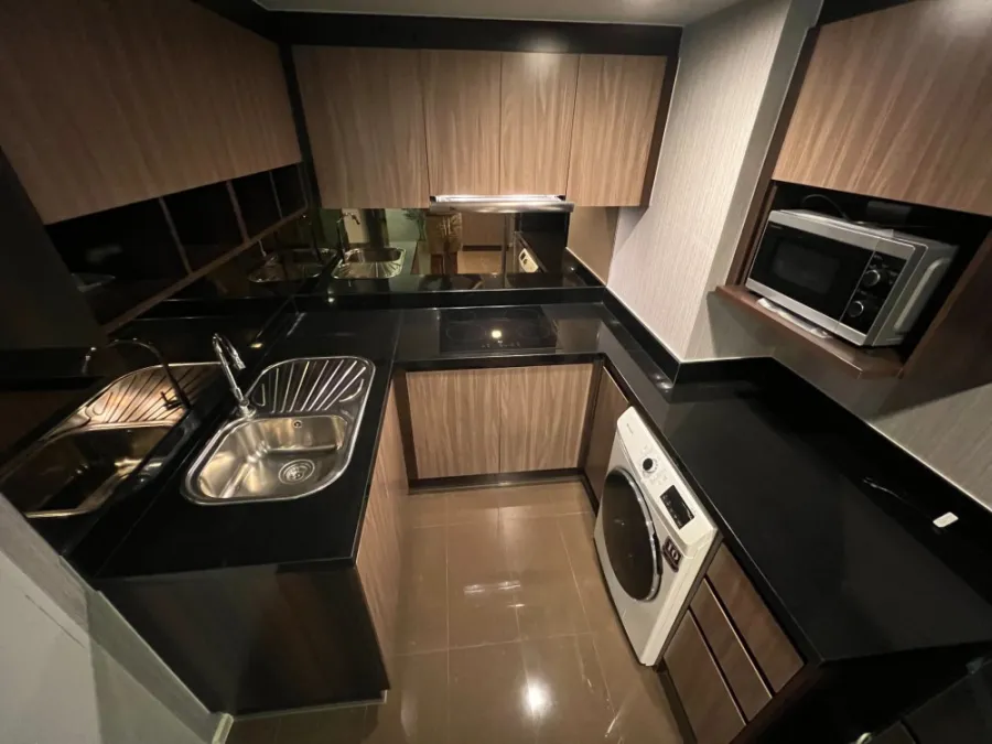 Condo for rent, Focus at Ploenchit, spacious room, 3rd floor, beautiful decoration, ready to move in. Don't wait!!