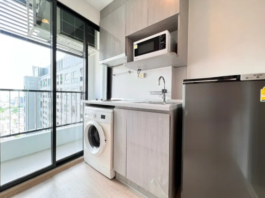 For sale and rent, Ideo Sathorn-Tha Phra, room ready to move in, 27th floor, good view, not too expensive, all in one place, must reserve quickly.