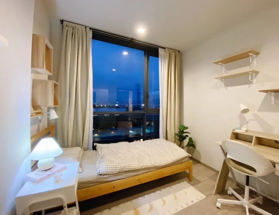Selling The Line Wong Sawang, 11th floor, pool view, fully furnished, beautiful, livable, tell me, don't wait, book now.