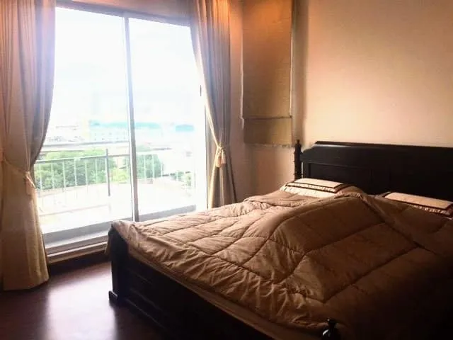 Condo for rent Supalai Lite Sathorn-Charoenrat Southeast facing, good wind, morning sun, ready to move in.
