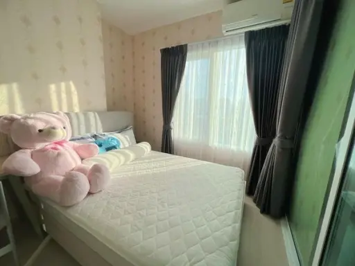 For rent: Chapter One Eco Ratchada-Huai Khwang, high floor, very nice room. Installed with very livable wallpaper. If interested, reserve now.