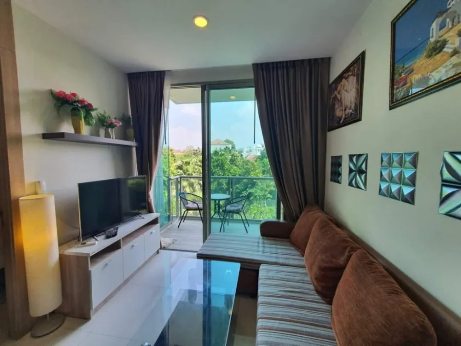 Condo for rent, The Riviera Wongamat Beach (North Pattaya), pool view, beautiful room, ready to move in.