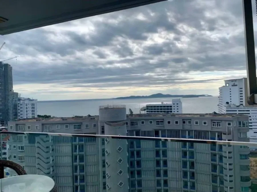 The Cliff for sale, room decorated with fully furnished. The balcony has a beautiful sea view. Reserve first, get first served.