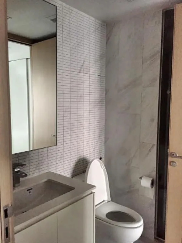 Urgent sale !! Hyde Sukhumvit 11 Condo, 22nd floor, beautiful city view, near BTS, convenient transportation, don't wait, hurry !!