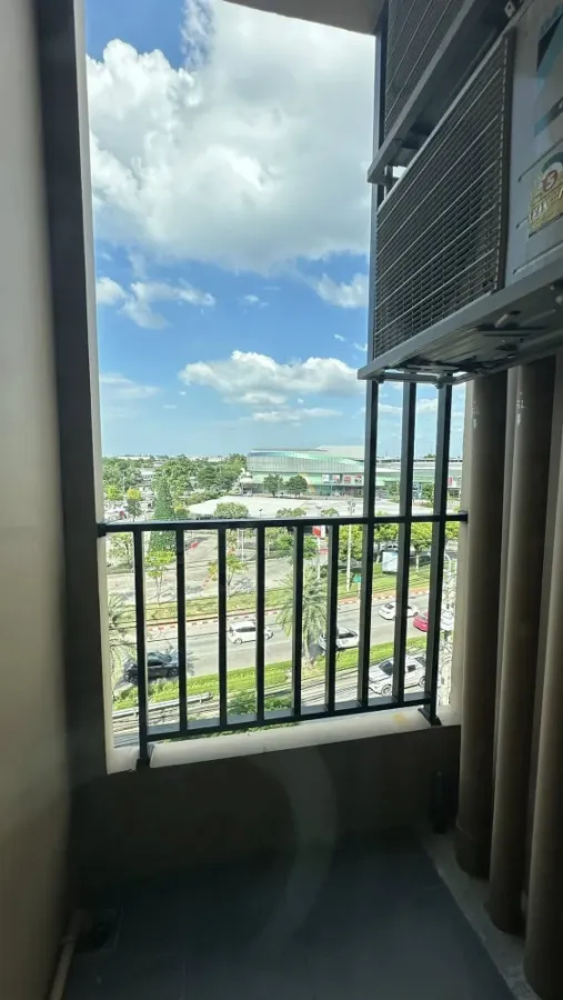 For rent: Atmoz portrait Srisaman, Building A, 6th floor, corner room, full natural light. Reserve now before it's gone.