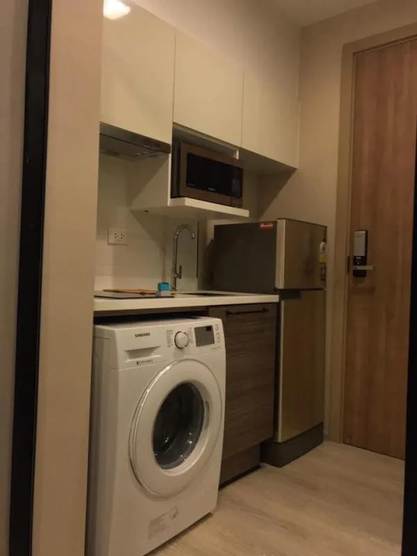 Condolette Midst Rama 9 for rent, ready to move in. Furnished and electrical appliances ready All done in one room. Hurry up.