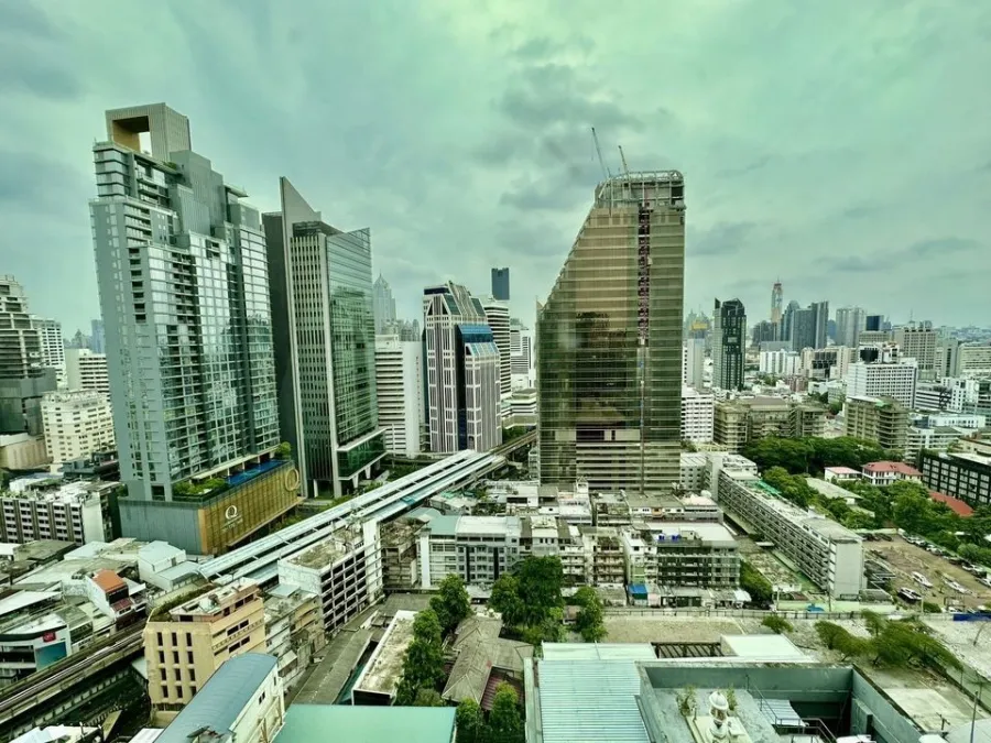 ขาย Hyde Sukhumvit 13 ห้องกว้าง พื้นที่ใช้สอยเพียบ พร้อมเฟอร์นิเจอร์อย่างดี รีบย้ายเข้าอยู่เลยจร้า