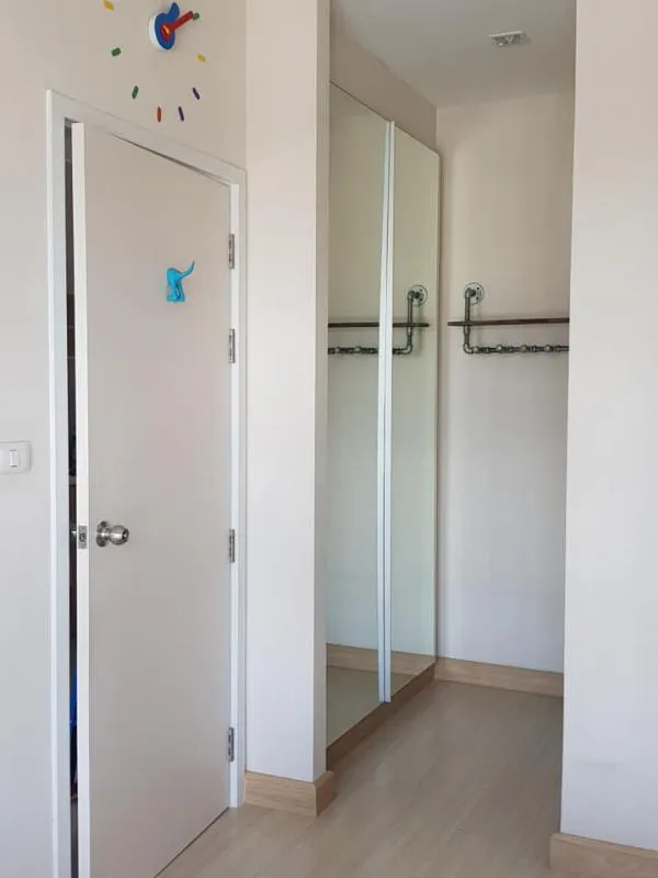 Very clean and livable The room arranges things in an orderly manner. Don't miss the sale of The Privacy Rewadee.
