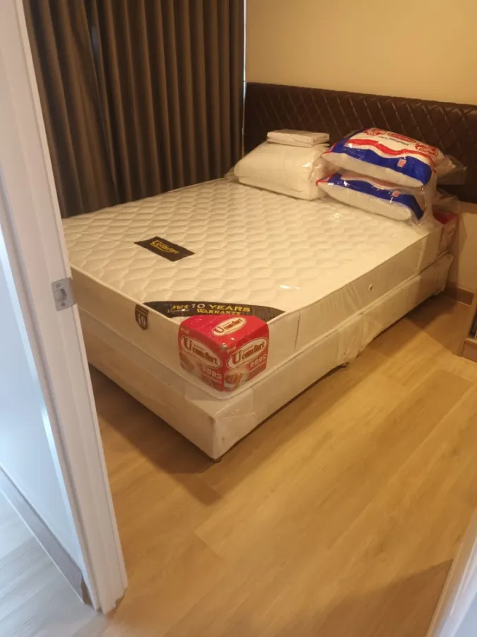 For rent: The Independent Condo Amata, fully furnished room. Complete with lots of furniture, good prices, reserve now.