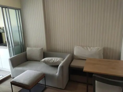Urgent sale U Delight @ Huamark Station decorated with wallpaper throughout the room. Fully furnished and electrical appliances. Hurry up to reserve. images