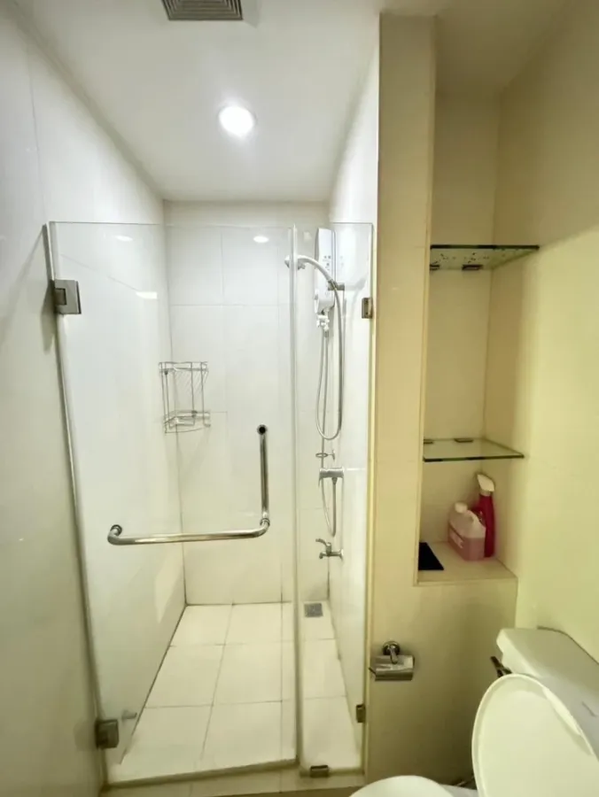 Urgent sale! iCondo Salaya, ready to move in, with quality wallpaper, great price. Don't miss out!