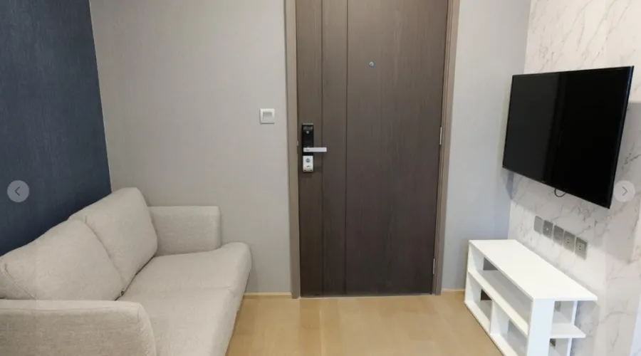 Ashton Chula - Silom for rent, garden view, fully furnished ready to move in Install wallpaper in the whole room. Book now.