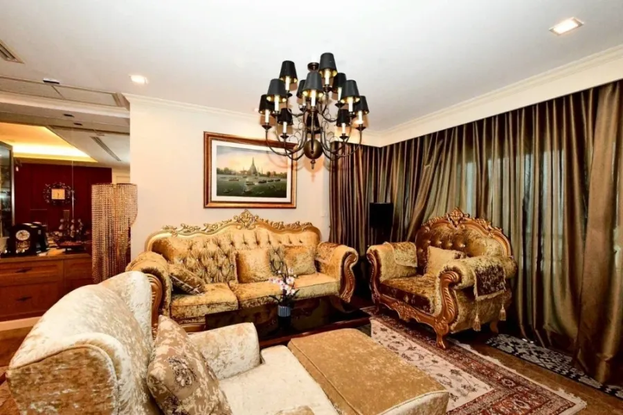 Urgent sale, Sathorn Gardens, large room, comfortable living, plenty of usable space, fully furnished, ready to move in with just your suitcase.
