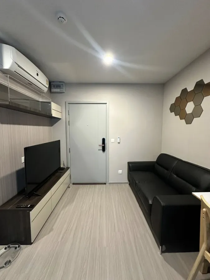 For rent: Aspire Asoke - Ratchada, beautiful room, fully furnished + appliances, just bring your bags and move in.