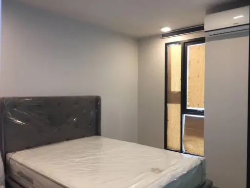 Condo for rent, Venio Sukhumvit 10, very good location, spacious room, pool view, near BTS, ready to move in !!