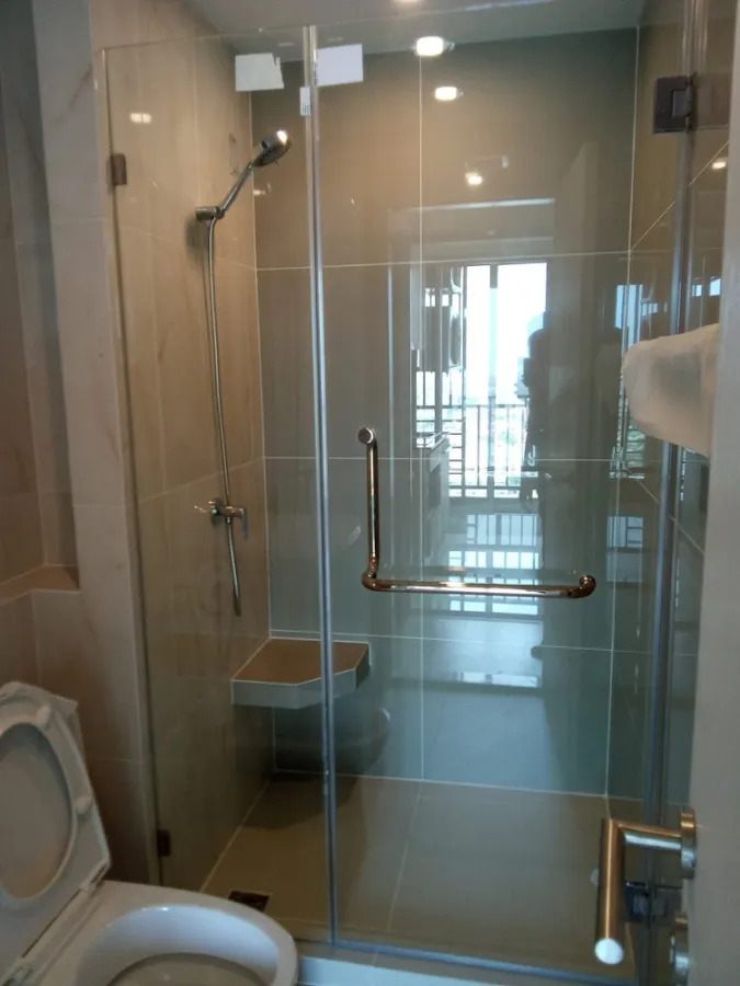 For sale: Niche Mono Chaengwattana, built-in wardrobe, bed, high floor, 32nd floor, very good ventilation, reserve now before it's gone.