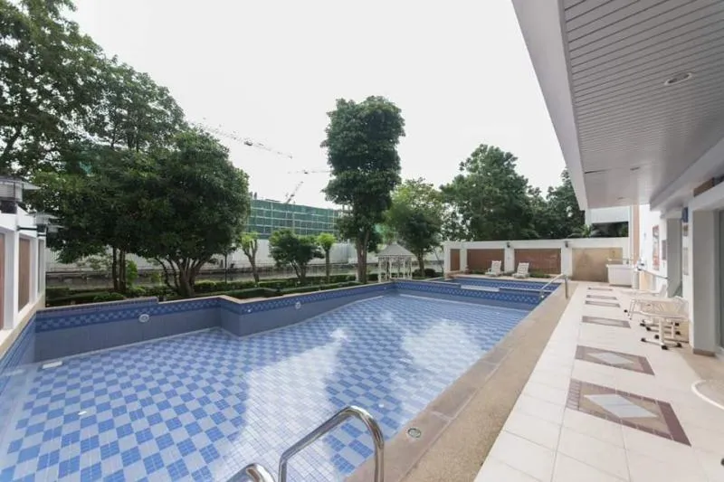 Lumpini Ville sukhumvit 77 @BTS On Nut for rent 11,500 baht, fully furnished, with a swimming pool.