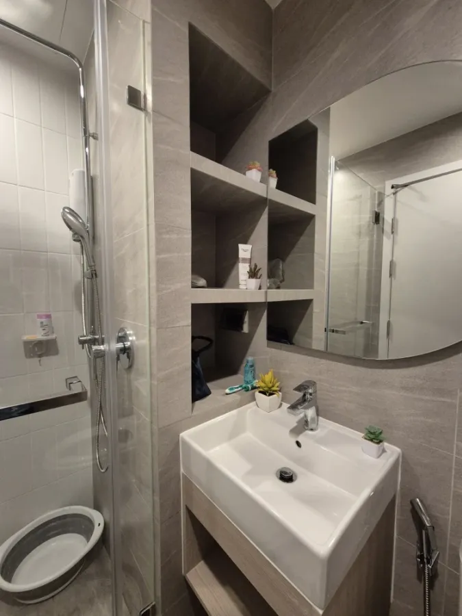 For rent Reference Sathorn-Wongwiangyai Studio room with walk-in closet. Hurry and book now.