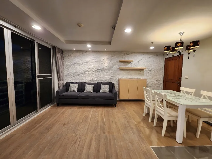 For rent!! Condo The Master Sathorn Executive Beautiful room, newly decorated in the whole room. Ready to move in immediately!!