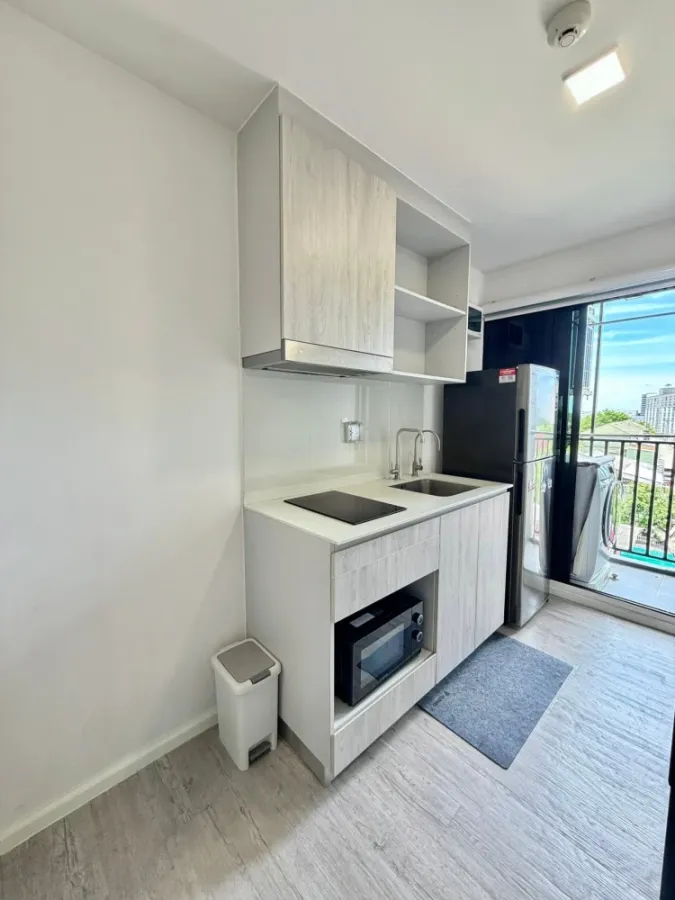 For rent: Atmoz Tropicana Bangna, modern minimalist style room with full furnishings. Don't miss out!