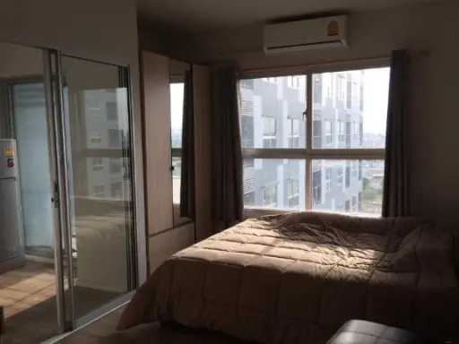 For rent, Izzy Condo Suksawat, nice room with complete furniture and electrical appliances. Book now, don't miss it.