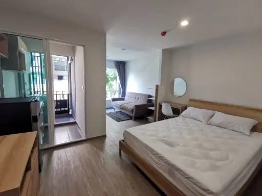 Condo for rent, Regent Sukhumvit 97/1, 2nd floor, STUDIO room, simply decorated. Ready to move in, don't miss it.