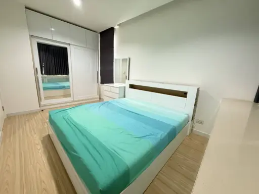 Condo for rent TC Green Rama 9, corner room, city view, fully furnished, ready to move in, just drag your bags and move in.