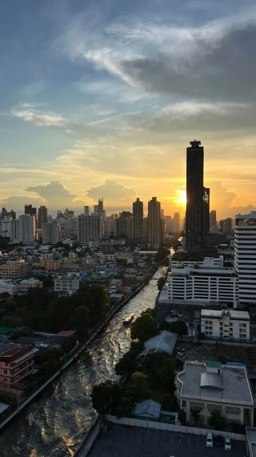 For rent: The Base Phetchaburi - Thonglor, complete electrical appliances, no need to buy more, amazing view, don't miss it.