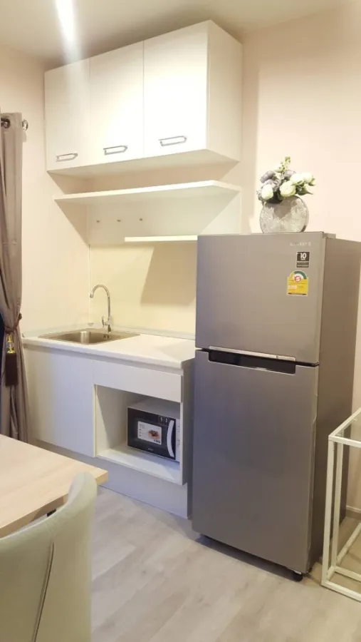 For sale, for rent, Plum Condo Central Station Phase 2, fully furnished room. Complete with electrical appliances and furniture. Book now.