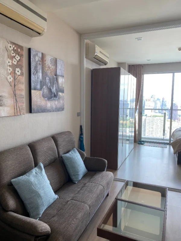 ให้เช่า สกายวอล์ค และ เวลซ์ เรสซิเดนซ์ ชั้น 41 City view ห้องแต่งครบ พร้อมอยู่ จองเลย อย่ารอช้า
