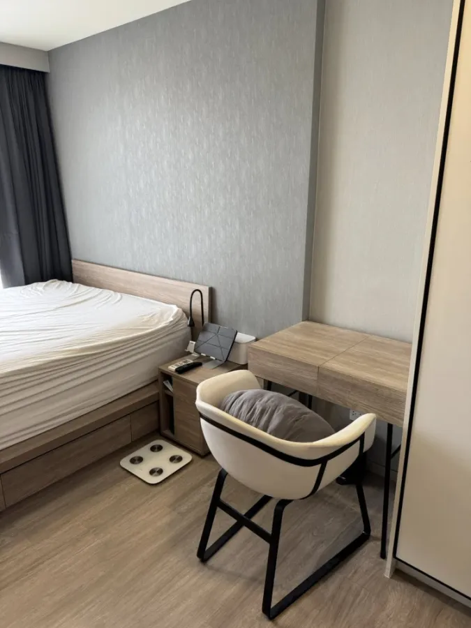 Selling Maestro 03 Ratchada - Rama 9. A comfortable unit with complete amenities. Located on a low floor with well-defined rooms. Book now, don't miss