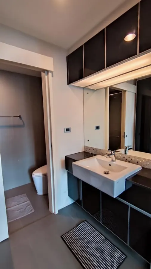 Condo for rent, The Crest Sukhumvit 34, 27th floor, great city view. Decorated room ready to move in You can just come and stay.