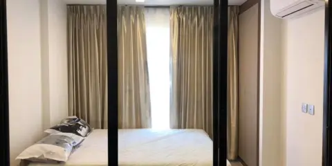 ห้อง 1 Bed 1 Bath ตึก B ชั้น 5 อยู่ได้ 2 คน พร้อมเข้าอยู่ได้เลย ให้เช่าด่วน ต่อรองราคาได้ มีเฟอร์ให้
