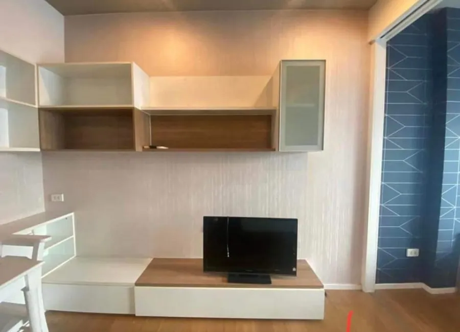 For rent, blocks 77, stick wallpaper in the whole room Complete electrical appliances, unblocked view, if interested, must reserve