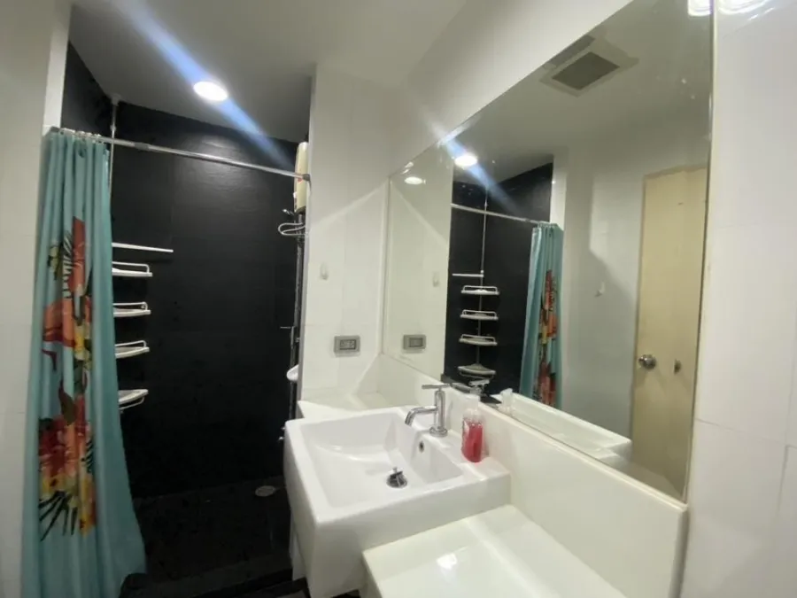 For sale, for rent!! D 65 Condominium, beautiful room, modern decoration. Fully furnished, ready to move in. Don't miss it!!