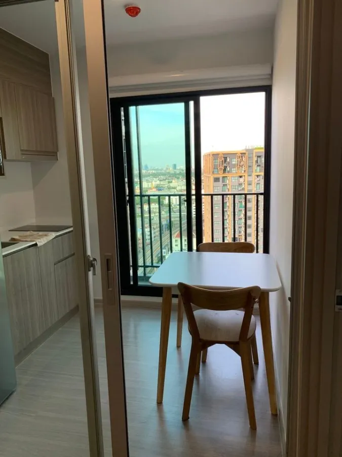 For rent The parkland Charan-pinklao Complete furniture and electrical appliances Got a very beautiful view, don't miss it.