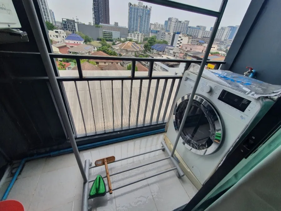 ขาย ให้เช่า คอนโด ลิปป์ ลาดพร้าว 20 ชั้น 8 ห้องกั้นเป็นสัดส่วน แถมเฟอร์เพียบ มองเห็นวิวเมือง อย่ามัวแต่มอง