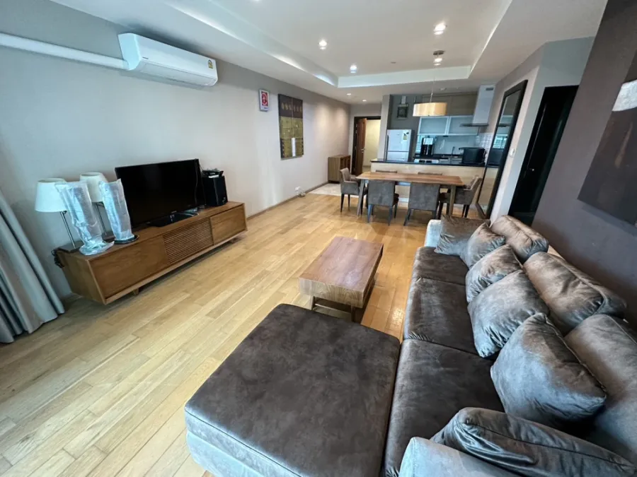 Sell for rent!! Sathorn Gardens Condo, a luxury condominium in the heart of the city. Elegant, stylish, hurry up to reserve!!