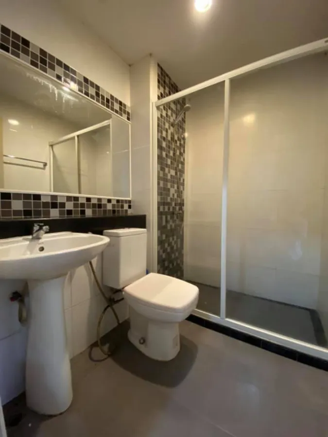 Condo for rent, Regent Home 20, Prachachuen 16, 2nd floor, Building A, garden view, good location, ready to move in, reasonable price, don't wait.