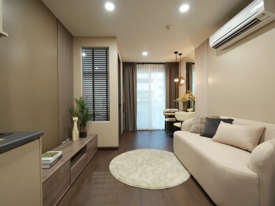 For sale: The Clover Thonglor. Includes free furniture worth over 500,000 baht. Stylish and well-decorated, a very comfortable place to live. Book now