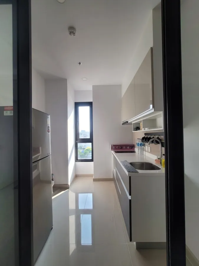 For sale Supalai Lite Tha Phra - Wongwian Yai, empty room, open and airy. If you want to renovate a room, reserve quickly.